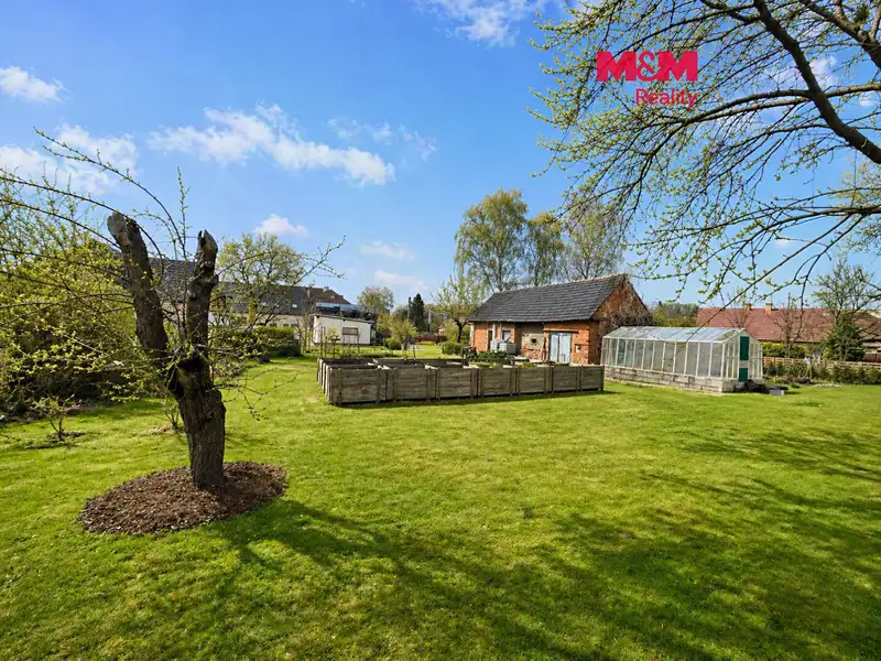 Prodej stavebního pozemku 706 m², Kunín – náhled fotky 1