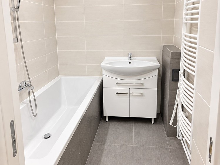 Pronájem bytu 2+kk, 56 m² (5 z 7)