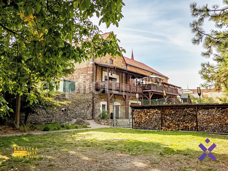 Prodej vily 1025 m², pozemek 4452 m², Jemnice – náhled fotky 3