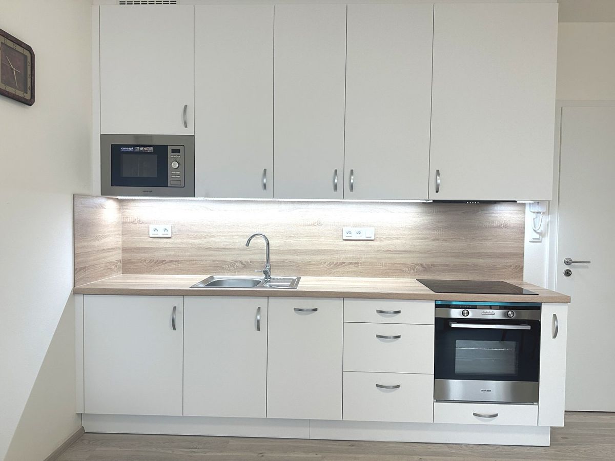Pronájem bytu 1+kk 33 m², Zlín – fotka 1 z 3