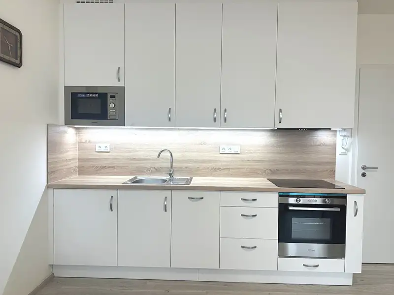 Pronájem bytu 1+kk 33 m², Zlín – náhled fotky 1
