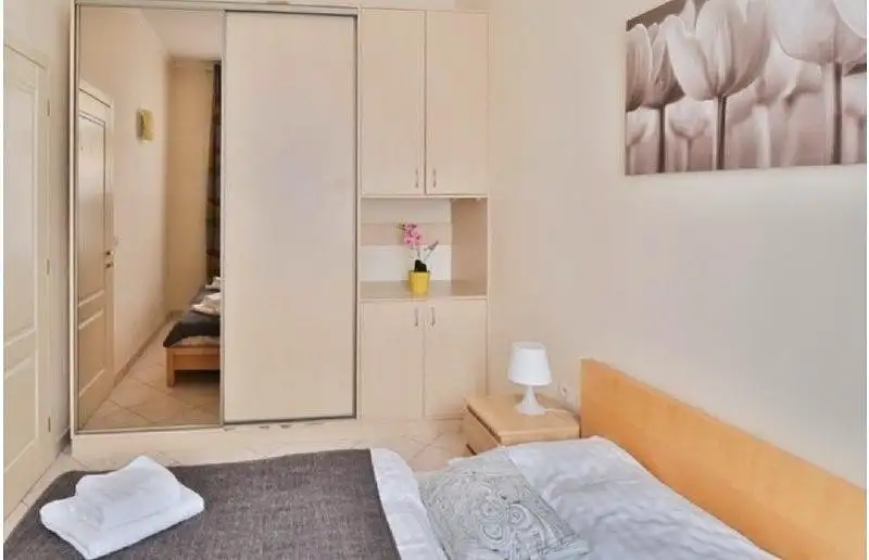 Pronájem bytu 2+kk 35 m², Praha – náhled fotky 2
