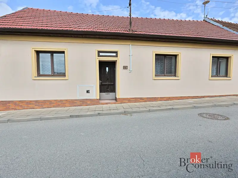 Prodej rodinného domu 100 m², pozemek 437 m², Ždánice – náhled fotky 1