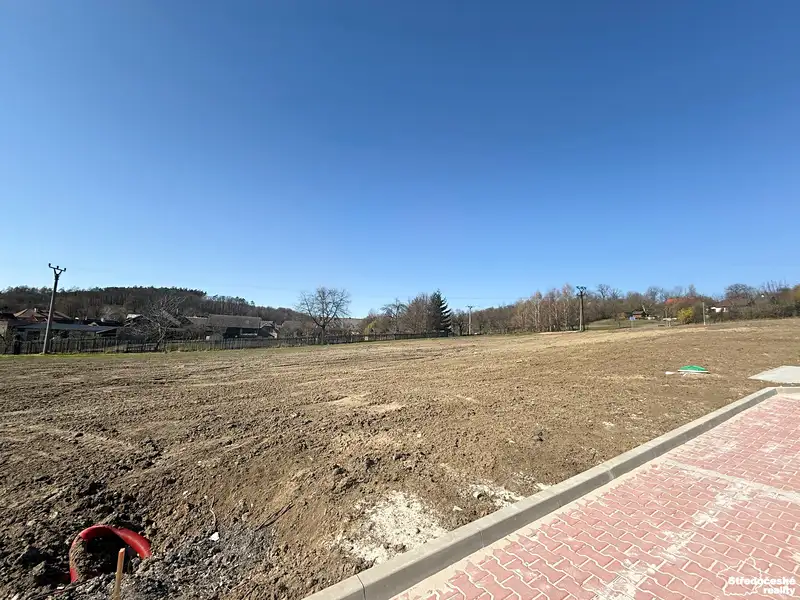 Prodej stavebního pozemku 825 m², Žerčice – náhled fotky 3