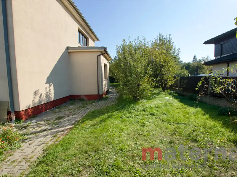 Prodej rodinného domu 243 m², pozemek 743 m², Šestajovice – náhled fotky 2