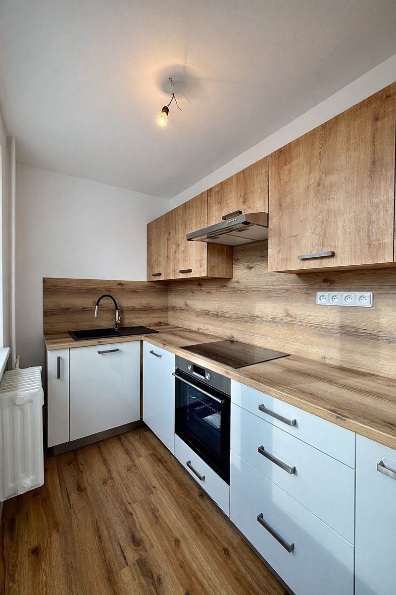Pronájem bytu 2+1 50 m², Zlín – fotka 1 z 3