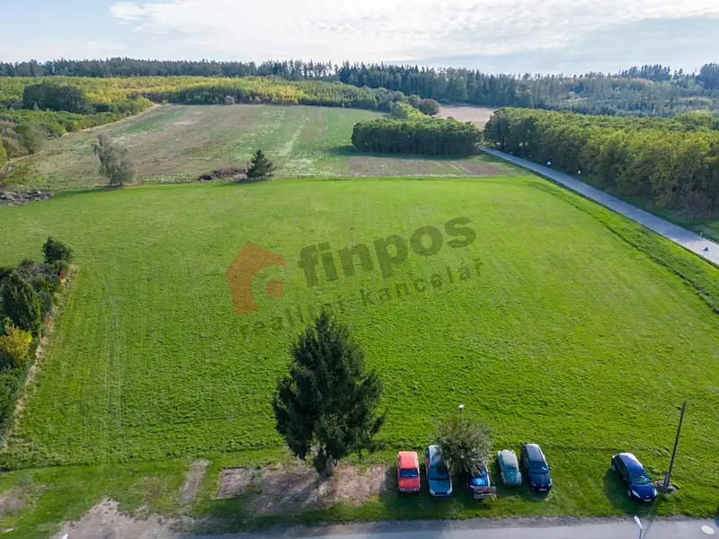 Prodej stavebního pozemku 967 m², Tehov – náhled fotky 1