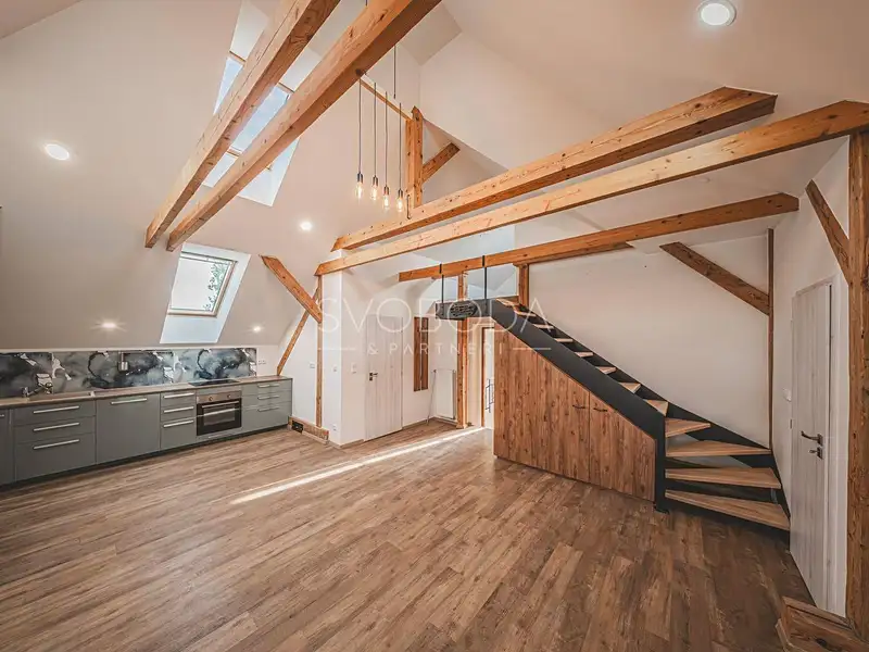 Pronájem bytu 3+kk 94 m², Hradec Králové – náhled fotky 1