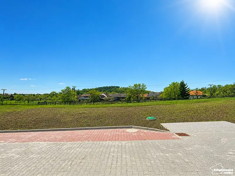 Prodej stavebního pozemku 825 m², Žerčice – náhled fotky 2