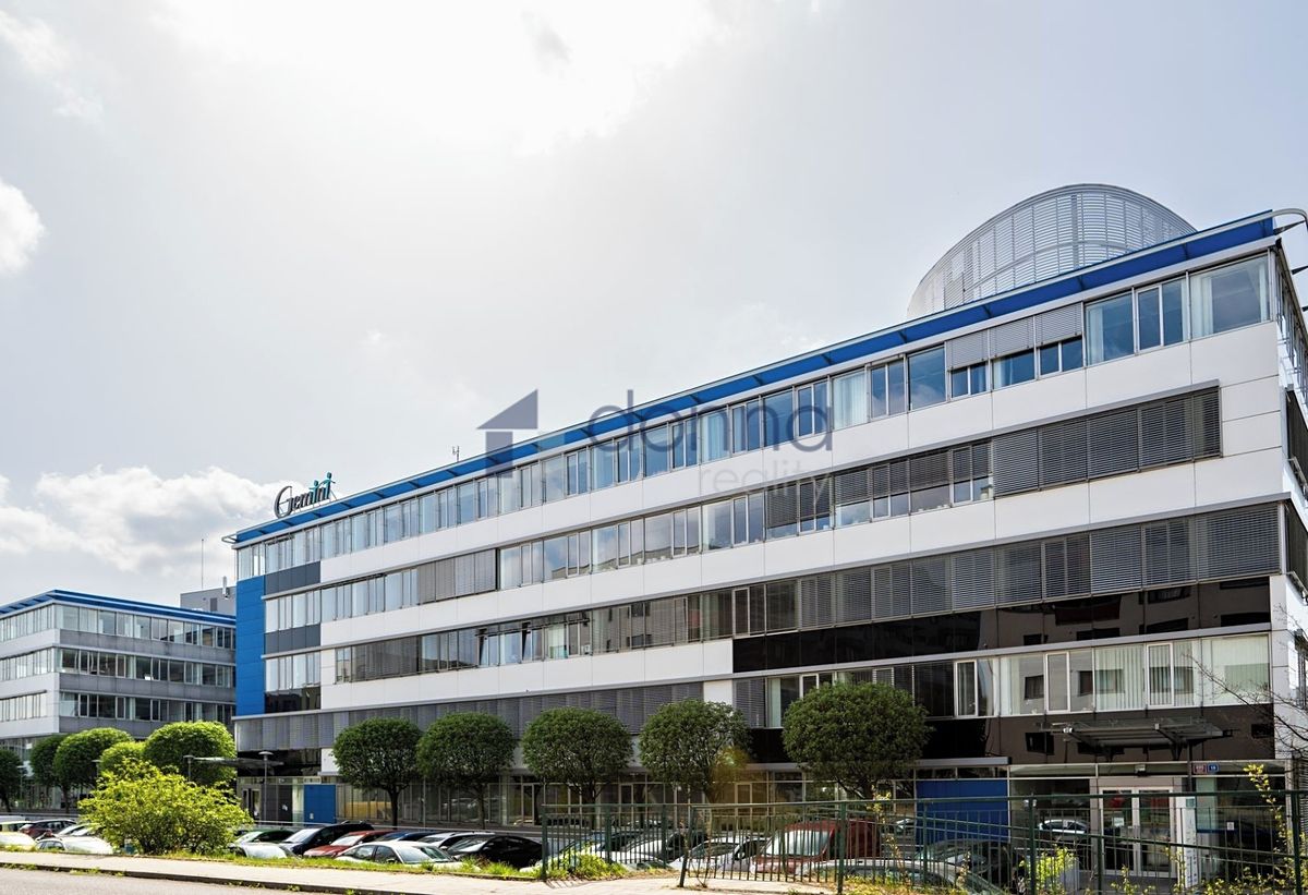 Pronájem kanceláře 326 m², Praha – fotka 1 z 3
