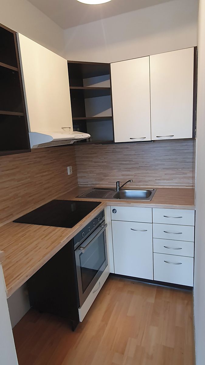 Pronájem bytu 1+kk 28 m², Kolín – fotka 1 z 3