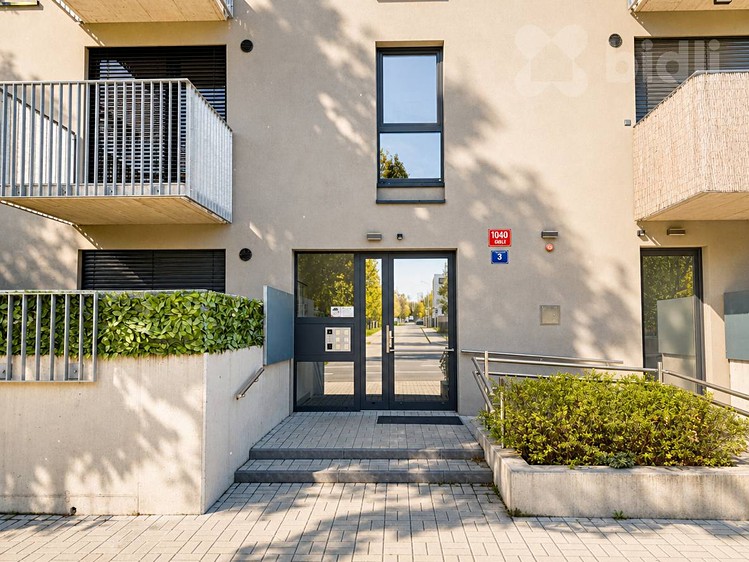 Pronájem bytu 3+kk, 57 m² (14 z 19)