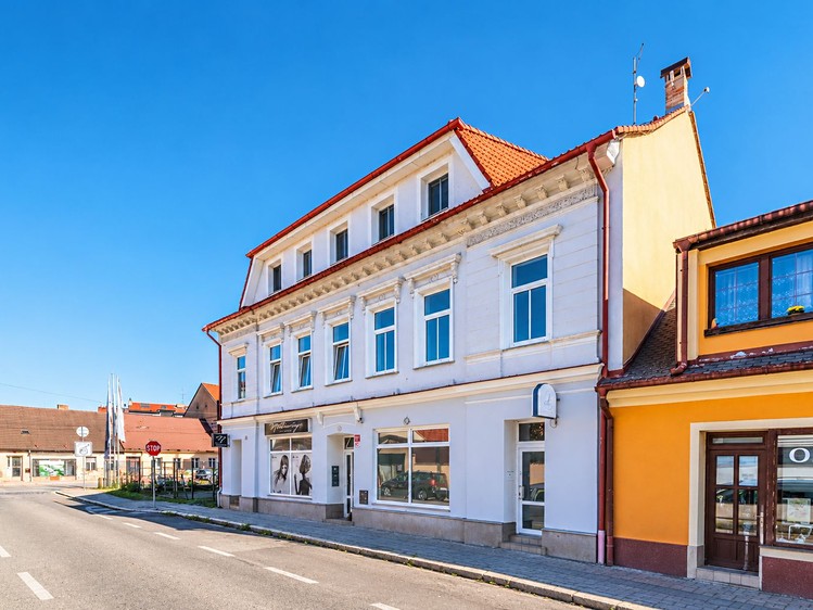 Комерційне приміщення на продаж, 489 м² (1 з 73)