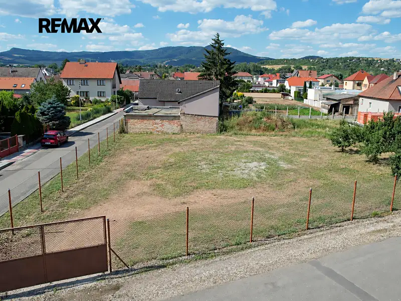 Prodej stavebního pozemku 849 m², Terezín – náhled fotky 1