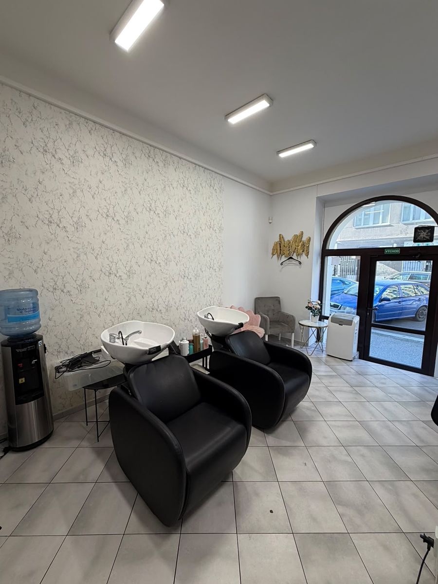 Prodej komerční nemovitosti 28 m², Praha – fotka 1 z 3