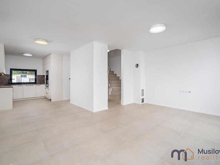 Pronájem domu, 92 m² (3 z 25)