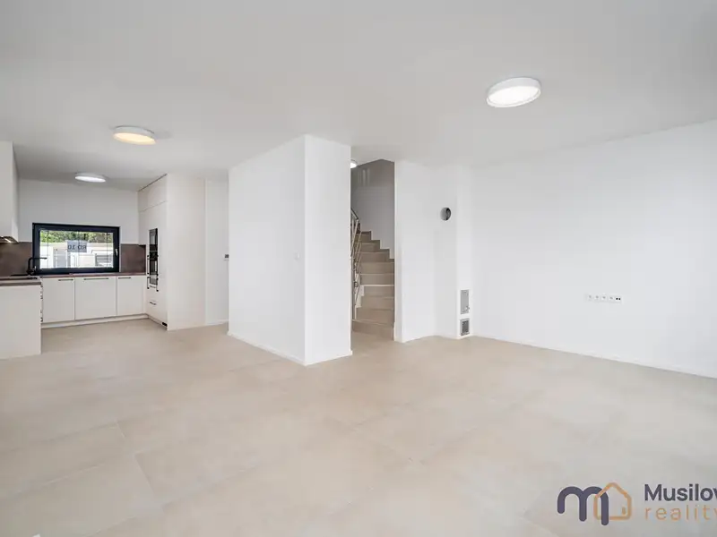 Pronájem rodinného domu 92 m², pozemek 300 m², Újezdeček – náhled fotky 3