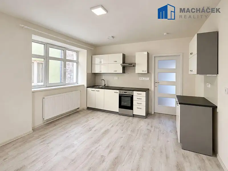 Pronájem bytu 2+kk 45 m², Duchcov – náhled fotky 2