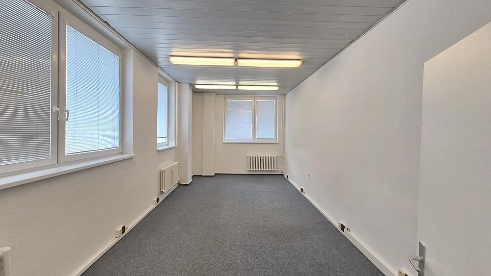 Pronájem kanceláře 47 m², Praha – fotka 1 z 3