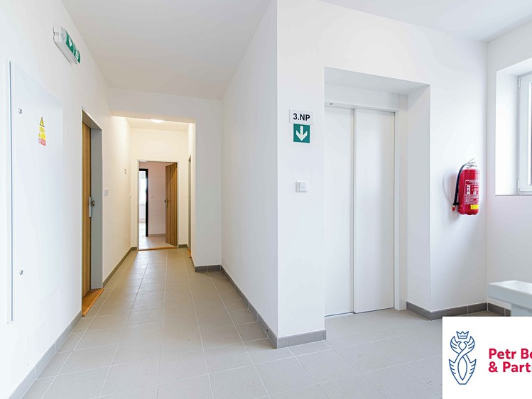 Pronájem bytu 2+kk, 50 m² (15 z 19)