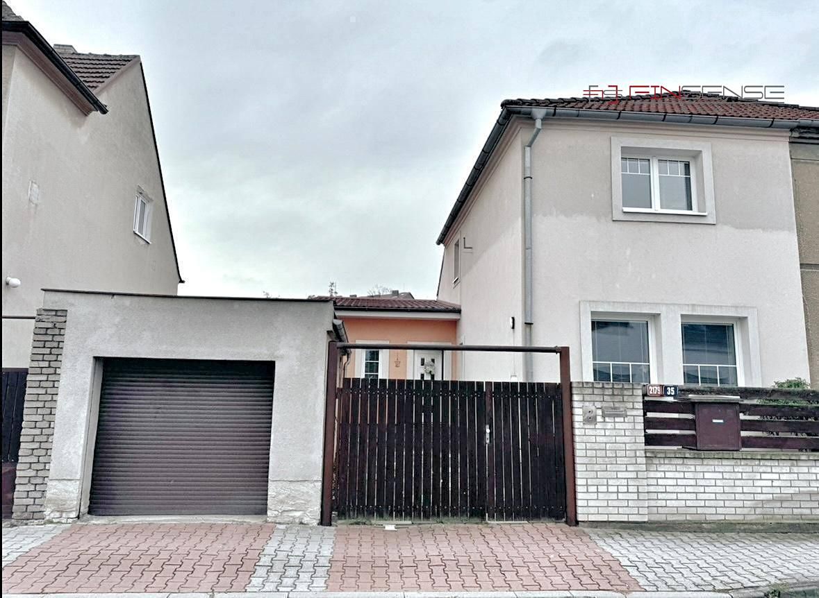 Pronájem rodinného domu 130 m², pozemek 403 m², Kladno – fotka 1 z 3