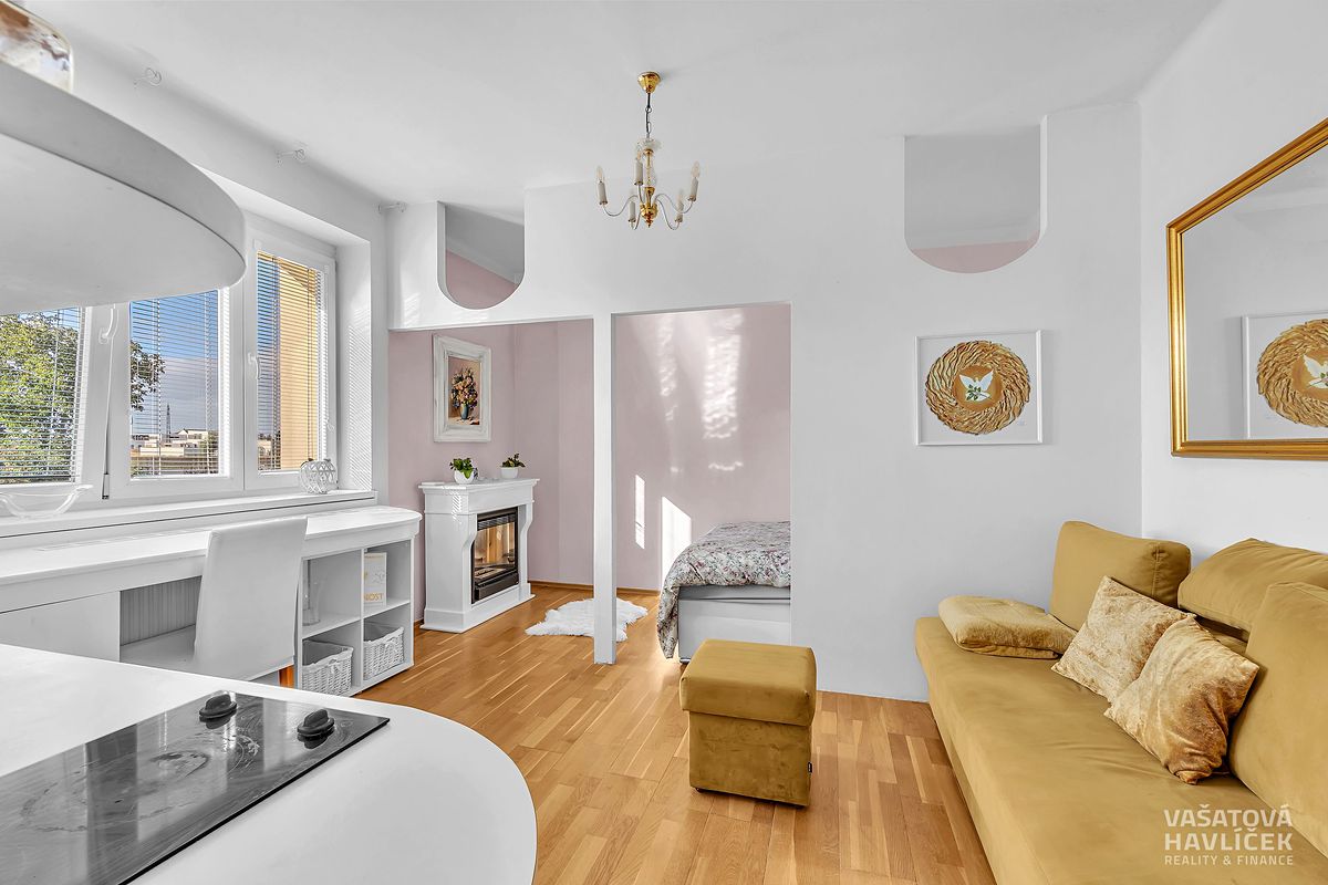 Pronájem bytu 1+kk 28 m², Hradec Králové – fotka 1 z 3