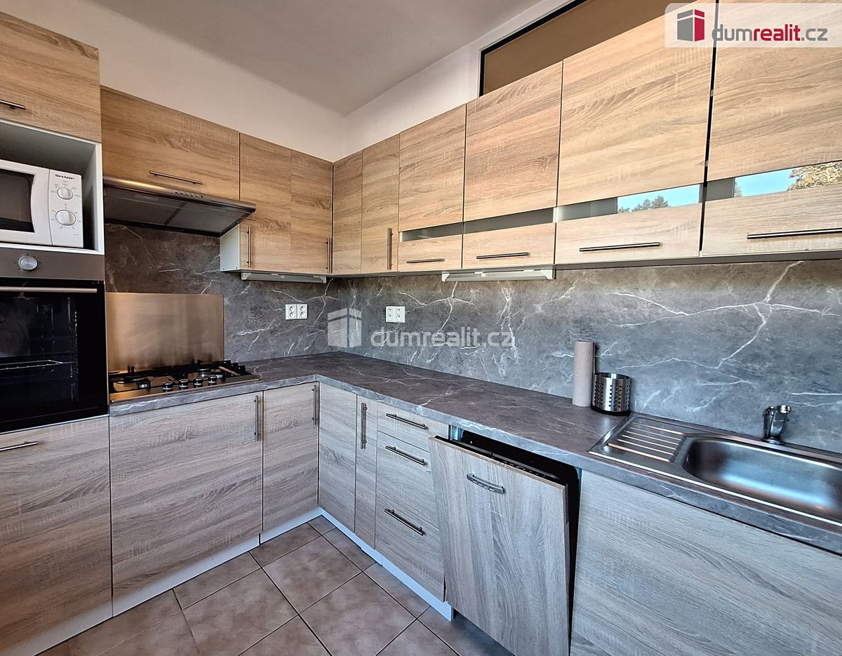Pronájem bytu 3+1 65 m², Praha – fotka 1 z 3