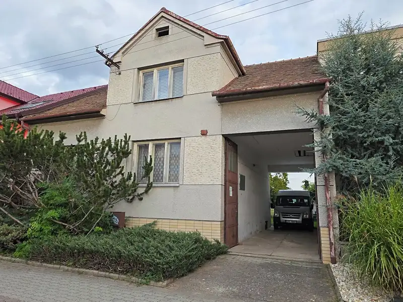 Prodej rodinného domu 226 m², pozemek 1258 m², Dubňany – náhled fotky 1