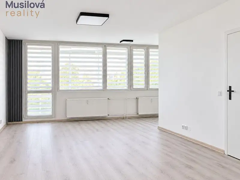 Prodej bytu 2+1 66 m², Osek – náhled fotky 2