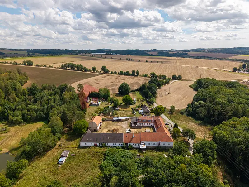 Prodej zemědělské usedlosti 1412 m², pozemek 6257 m², Vlašim – náhled fotky 3