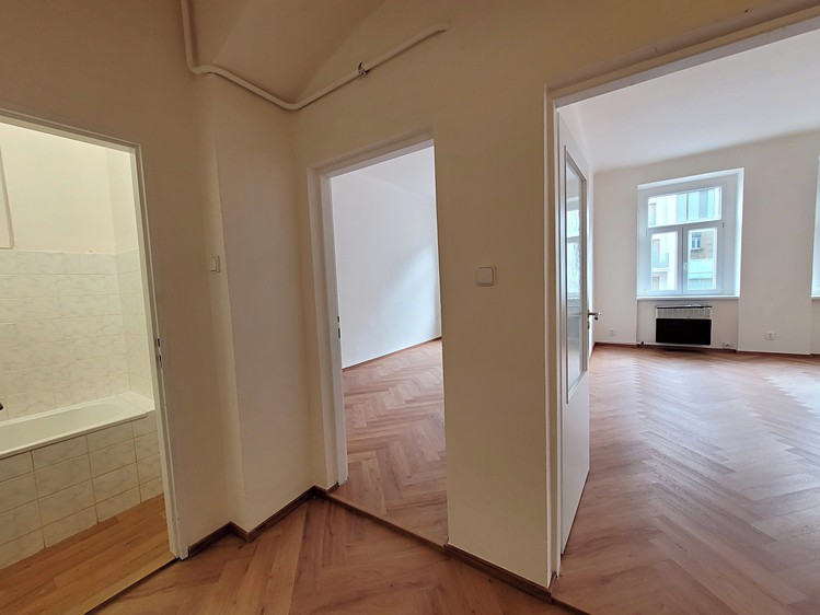 Pronájem bytu 2+kk, 65 m² (5 z 11)