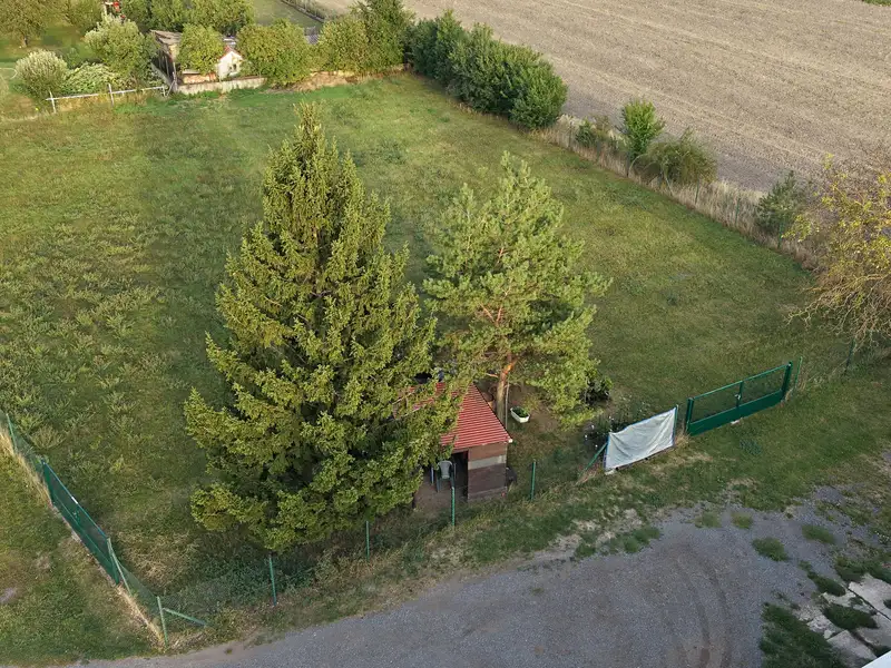 Prodej stavebního pozemku 968 m², Mochov – náhled fotky 3