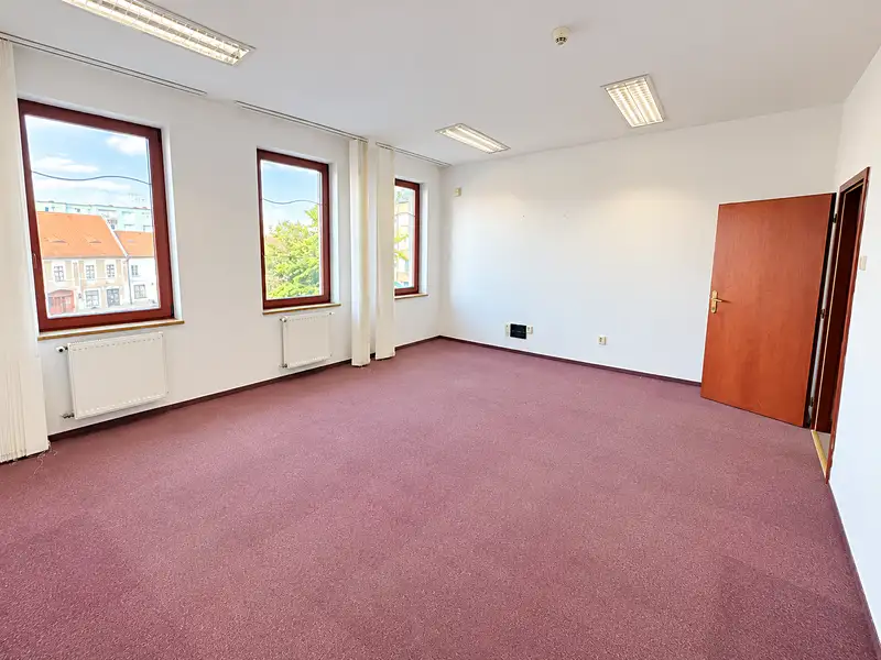 Pronájem kanceláře 34 m², Rokycany – náhled fotky 3