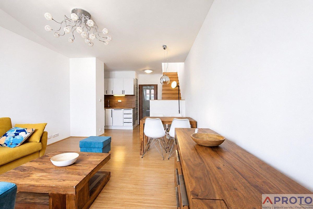 Pronájem bytu 2+kk 62 m², Praha – fotka 1 z 3