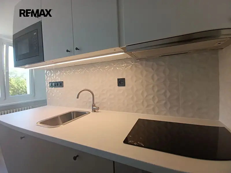 Pronájem bytu 1+kk 19 m², Ústí nad Labem – náhled fotky 2