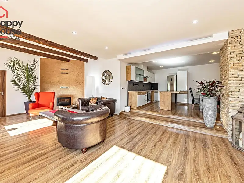 Pronájem kanceláře 150 m², Praha – náhled fotky 1