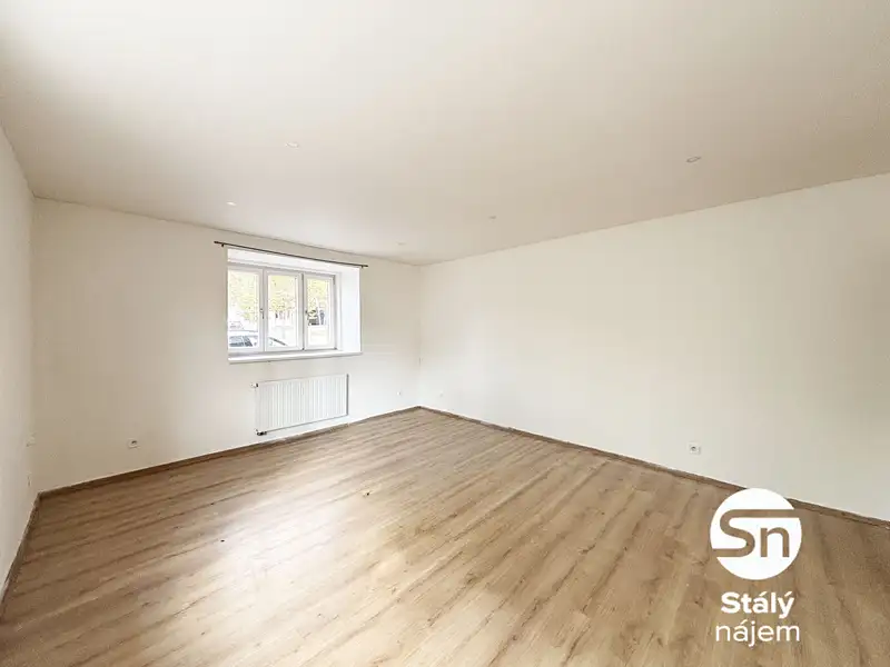 Pronájem bytu 3+1 67 m², Dobrovice – náhled fotky 3