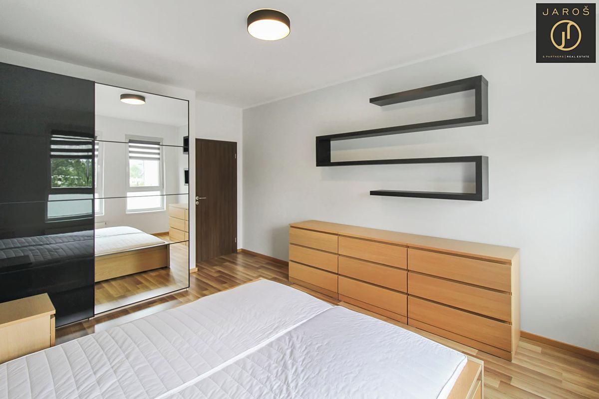 Pronájem bytu 2+kk 58 m², Praha – fotka 1 z 3