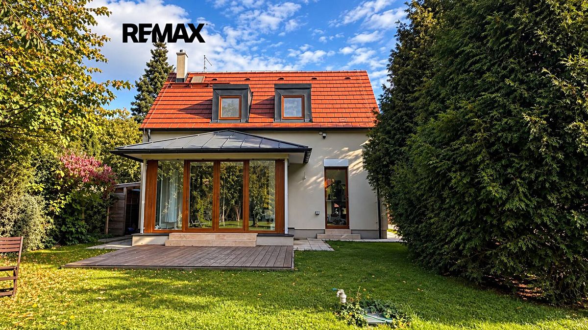Pronájem rodinného domu 130 m², pozemek 131 m², Černolice – fotka 1 z 3