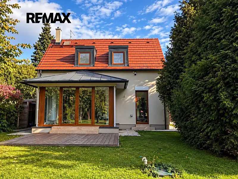 Pronájem rodinného domu 130 m², pozemek 131 m², Černolice – náhled fotky 1