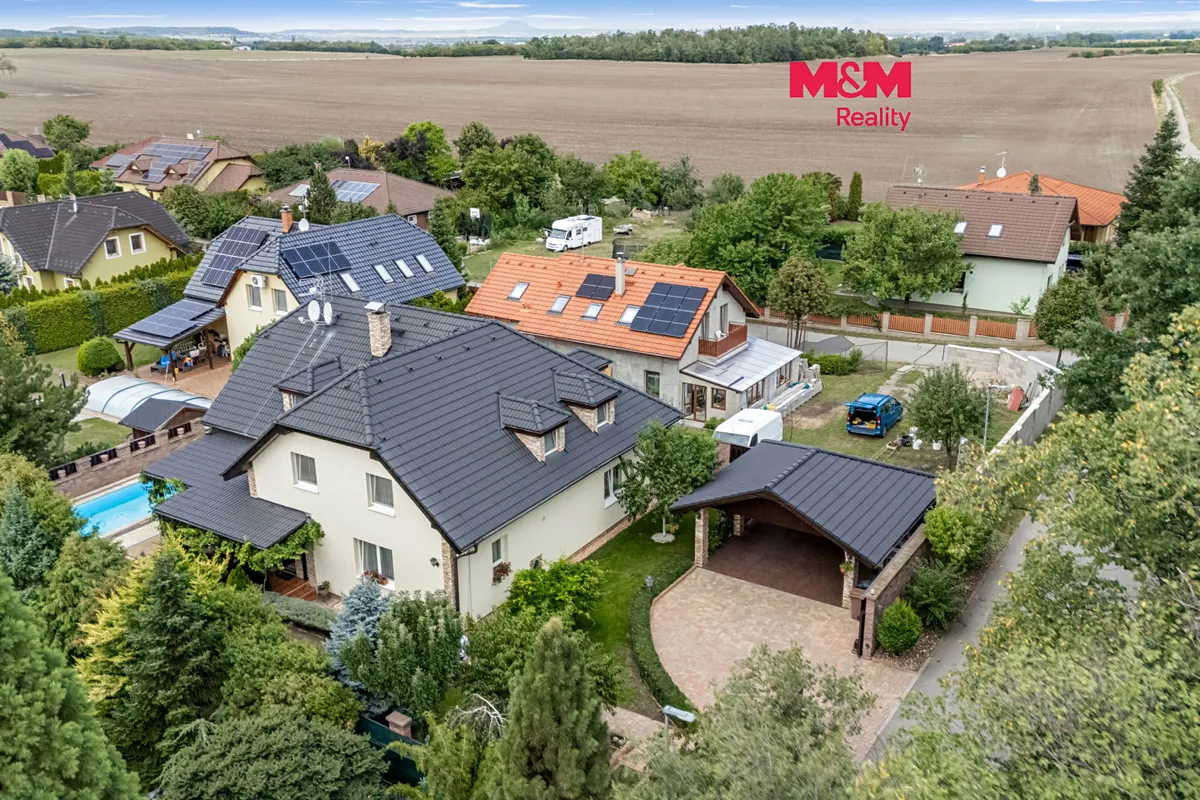 Prodej rodinného domu 283 m², pozemek 719 m²