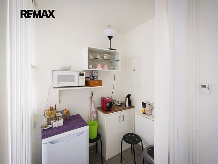 Prodej komerčního prostoru, 74 m² (22 z 27)