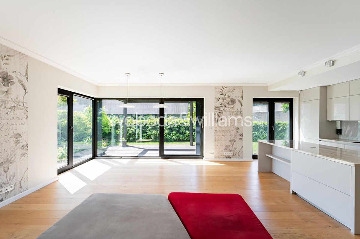 Prodej bytu 4+kk 144 m², Praha – fotka 1 z 3