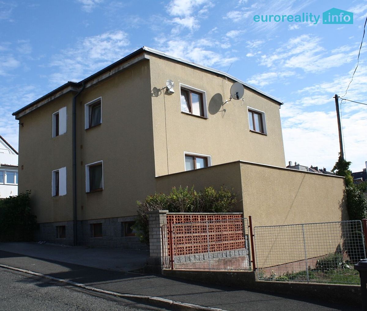 Prodej rodinného domu 247 m², pozemek 704 m², Klatovy – fotka 1 z 3
