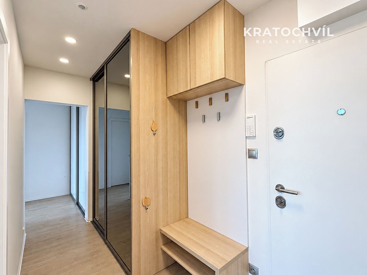 Pronájem bytu 3+kk, 74 m² (20 z 28)