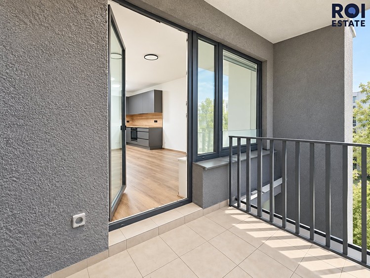 Pronájem bytu 2+kk, 63 m² (3 z 9)