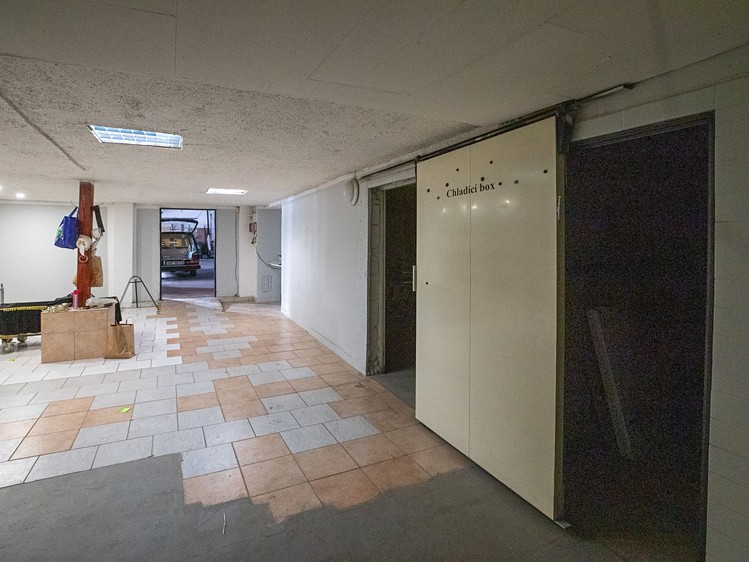 Dražba komerčního prostoru, 1 880 m² (40 z 42)