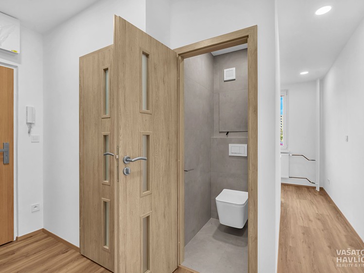 Pronájem bytu 2+1, 57 m² (10 z 17)