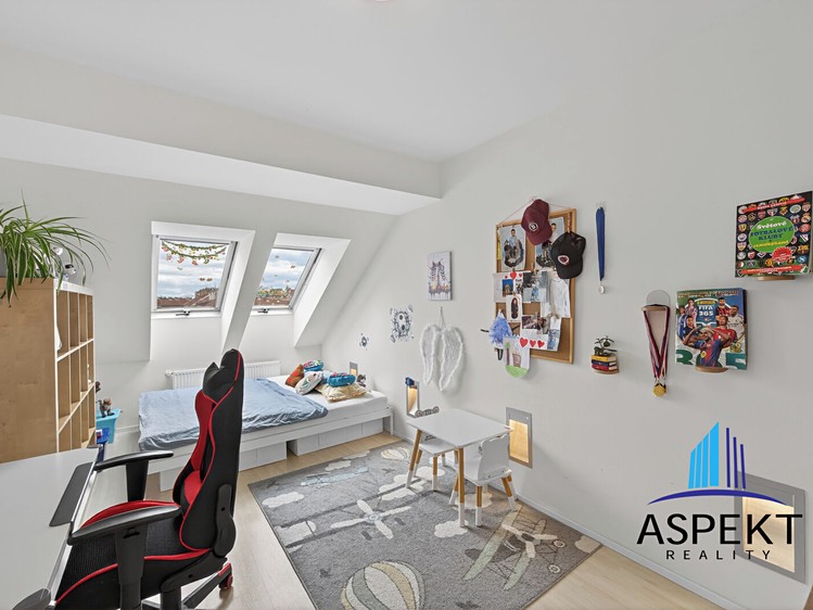 Prodej bytu 4+kk, 94 m² (7 z 19)