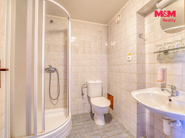 Комерційне приміщення на продаж, 879 м² (28 з 30)